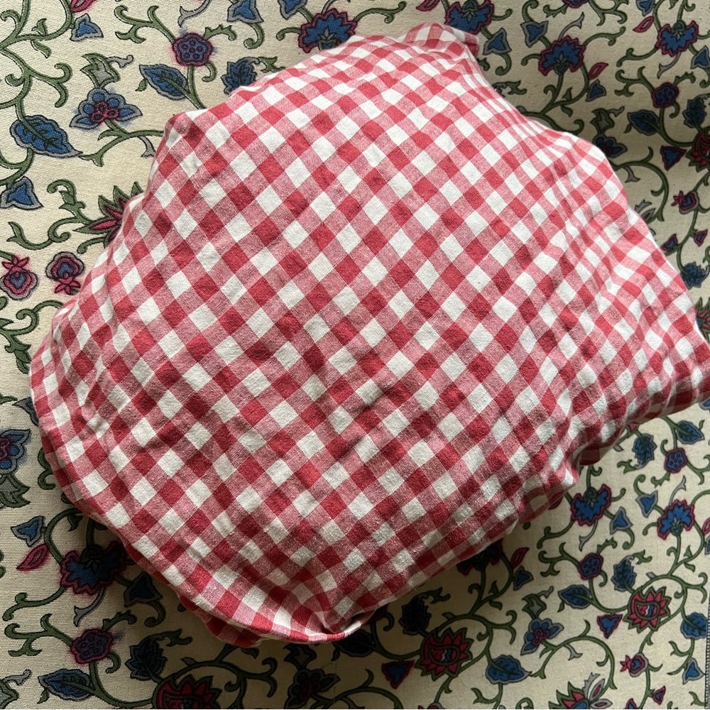 Piglet in bed queen fitted sheet